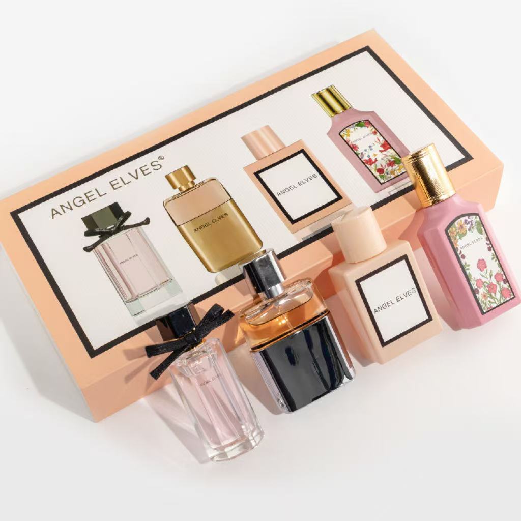 Set Hadiah Parfum Wanita 4 in  - Perfume Fragrance Price ulasan dan harga